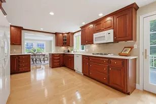1804 Washington St, Holliston, MA 01746 - Photo 8