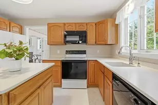 32 Hammersmith Dr, Saugus, MA 01906 - Photo 18
