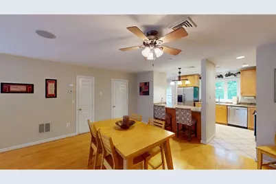 660 Thacher #14-02, Attleboro, MA 02703 - Photo 4