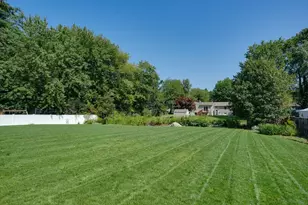 4 Wildwood St, Burlington, MA 01803 - Photo 6