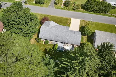 4 McKinley Ave, Easthampton, MA 01027 - Photo 28