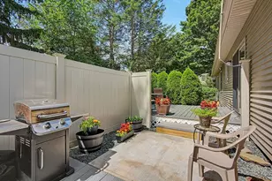 4 McKinley Ave, Easthampton, MA 01027 - Photo 32
