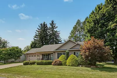 4 McKinley Ave, Easthampton, MA 01027 - Photo 2