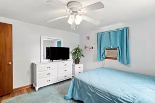 53 Evergreen St, Saugus, MA 01906 - Photo 20