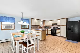 53 Evergreen St, Saugus, MA 01906 - Photo 6