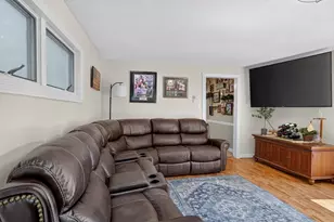18 Ellis St, Woburn, MA 01801 - Photo 22