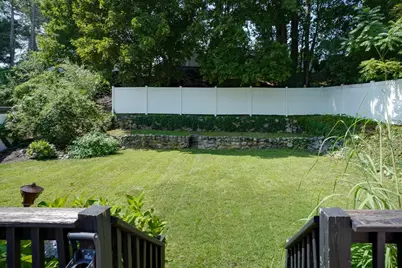 18 Ellis St, Woburn, MA 01801 - Photo 8