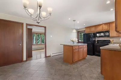 8 Beechwood Dr, Rutland, MA 01543 - Photo 4