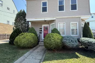 7 Pembroke St, Medford, MA 02155 - Photo 2