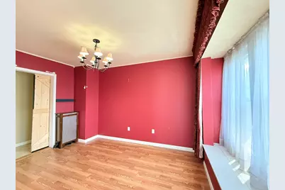 7 Pembroke St, Medford, MA 02155 - Photo 10