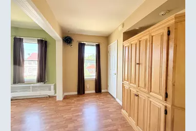 7 Pembroke St, Medford, MA 02155 - Photo 8