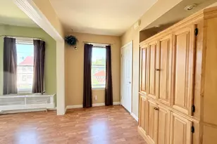 7 Pembroke St, Medford, MA 02155 - Photo 8