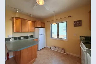 7 Pembroke St, Medford, MA 02155 - Photo 12