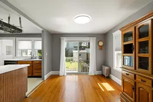 7 Lawrence St, Beverly, MA 01915 - Photo 6