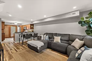 702 Brookline Way, Rockland, MA 02370 - Photo 4