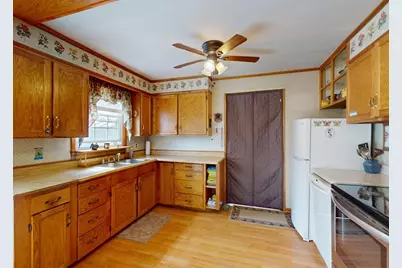 81 Vernon St, Greenfield, MA 01301 - Photo 10