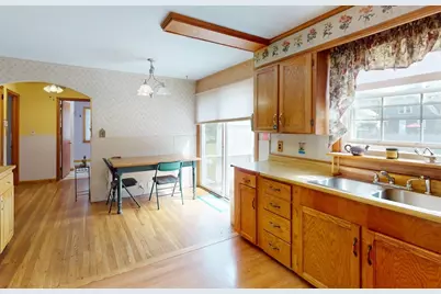 81 Vernon St, Greenfield, MA 01301 - Photo 6
