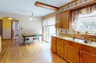 81 Vernon St, Greenfield, MA 01301 - Photo 6