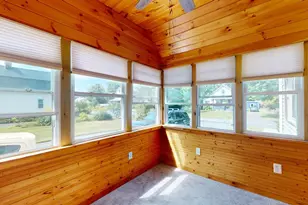 81 Vernon St, Greenfield, MA 01301 - Photo 4
