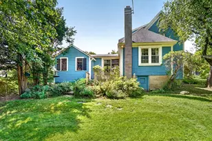 26 Hartford St, Bedford, MA 01730 - Photo 18