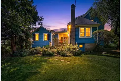 26 Hartford St, Bedford, MA 01730 - Photo 34