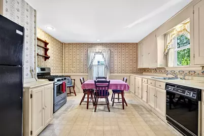 26 Hartford St, Bedford, MA 01730 - Photo 10