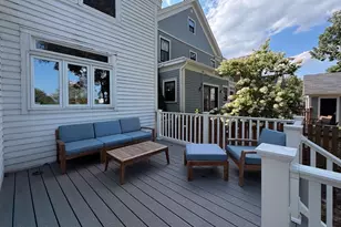 18 Jackson St, Newburyport, MA 01950 - Photo 34