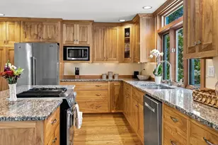 18 Jackson St, Newburyport, MA 01950 - Photo 14
