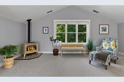 18 Jackson St, Newburyport, MA 01950 - Photo 24
