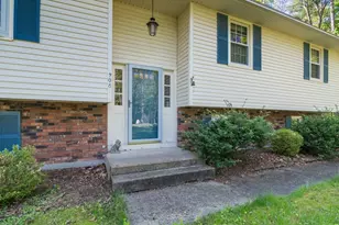 908 Burts Pit Rd, Northampton, MA 01062 - Photo 4