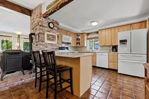 8 Colgate Rd, Beverly, MA 01915 - Photo 4