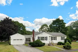 7 Eugley Park W, North Reading, MA 01864 - Photo 2