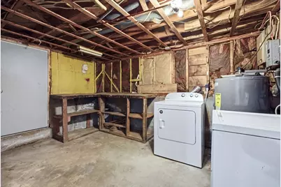 47 W Shore Rd, Holbrook, MA 02343 - Photo 24