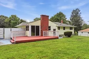7 Hawthorne St, Grafton, MA 01536 - Photo 6