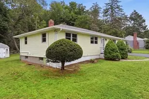 7 Hawthorne St, Grafton, MA 01536 - Photo 4