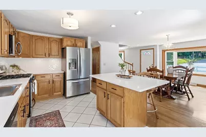 1251 Shawsheen St, Tewksbury, MA 01876 - Photo 4