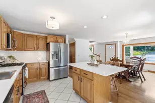1251 Shawsheen St, Tewksbury, MA 01876 - Photo 4