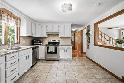 35 Charles St, Hampden, MA 01036 - Photo 8