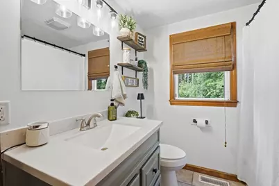 35 Charles St, Hampden, MA 01036 - Photo 18