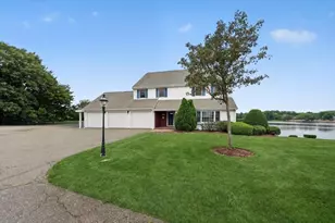 101 Pond St, Braintree, MA 02184 - Photo 2