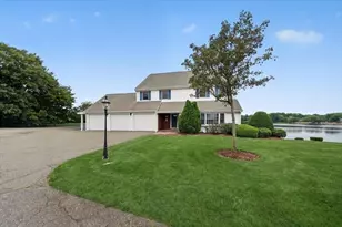 101 Pond St, Braintree, MA 02184 - Photo 2