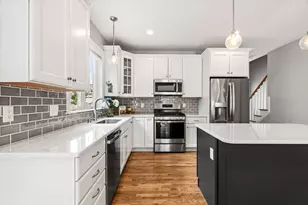63 Hummingbird Ln, Groton, MA 01450 - Photo 4