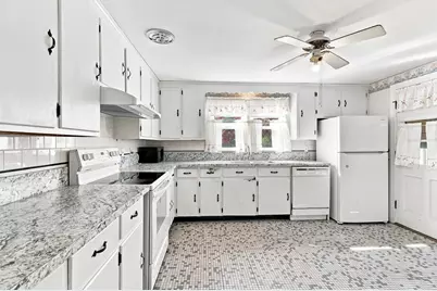 4 Washington Street, Milford, MA 01757 - Photo 10