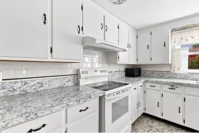 4 Washington Street, Milford, MA 01757 - Photo 12