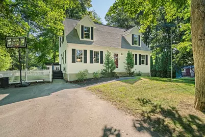 66 Cottage Ln, Weymouth, MA 02188 - Photo 2