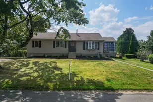 29 Rosedale Ave, North Andover, MA 01845 - Photo 4