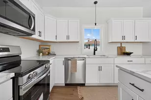 65 Wales St, Taunton, MA 02780 - Photo 12
