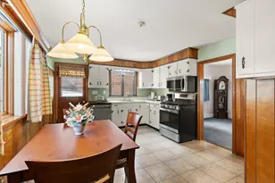 6 Groveland St, Haverhill, MA 01830 - Photo 16