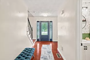 33 Fairway Dr, Woburn, MA 01801 - Photo 4