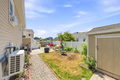 139 Seabury St, New Bedford, MA 02745 - Photo 24